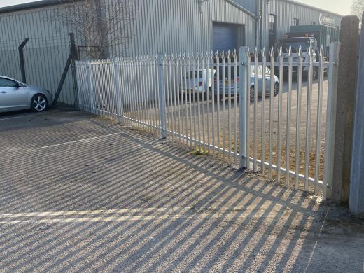 Commercial fencing